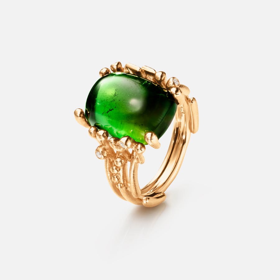 BoHo ring medium in Gold mit grünem Turmalin und Diamanten | Ole Lynggaard Copenhagen