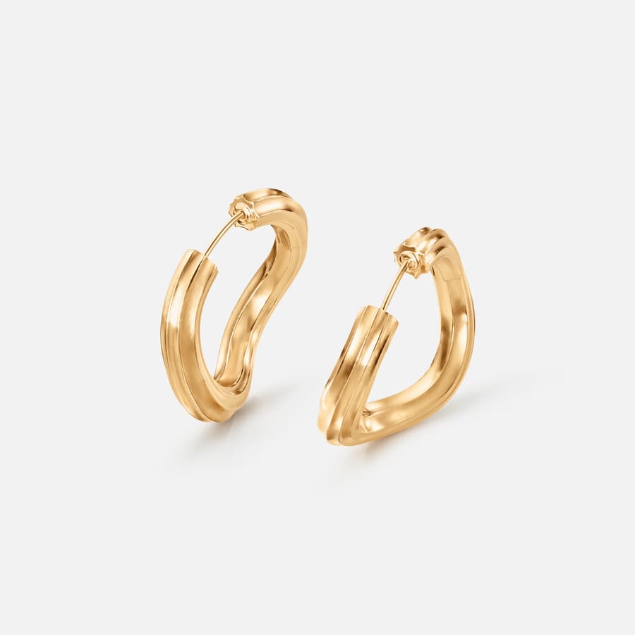 Under The Sea Creol Large in 18 karat yellow gold | OLE LYNGGAARD COPENHAGEN	