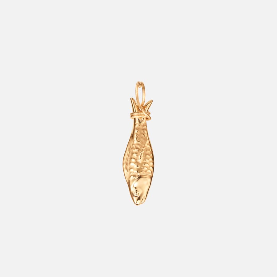 Young Fish pendant medium in 18k gold | Ole Lynggaard Copenhagen