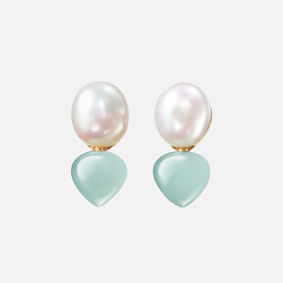 Shell stud earrings in 18k gold with baroque freshwater pearls and aquamarines | Ole Lynggaard Copenhagen